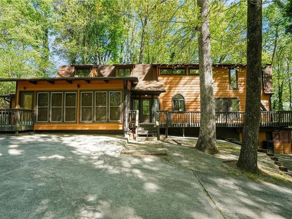 2530 Rockbridge Road NW, Conyers, GA 30012