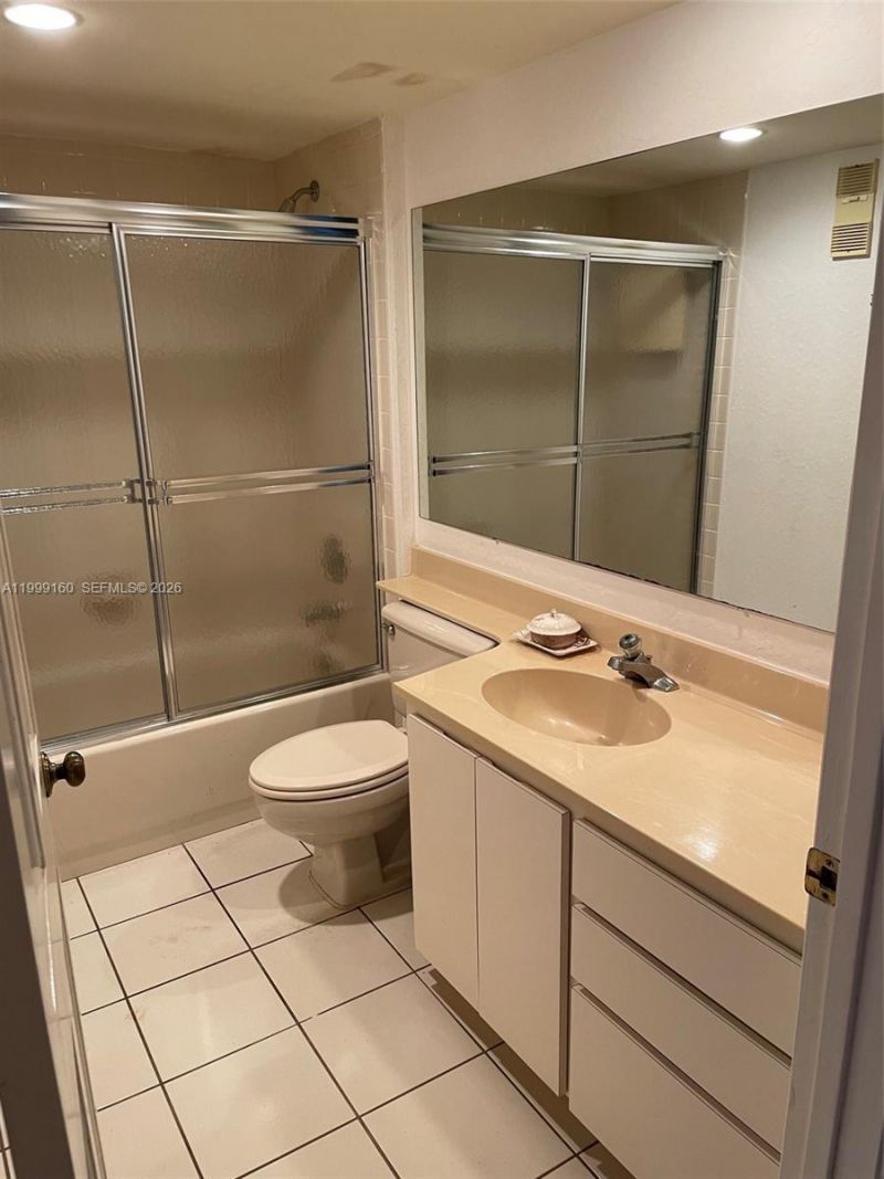 1703 Whitehall Dr, Unit 205, Davie, FL 33324 Photo