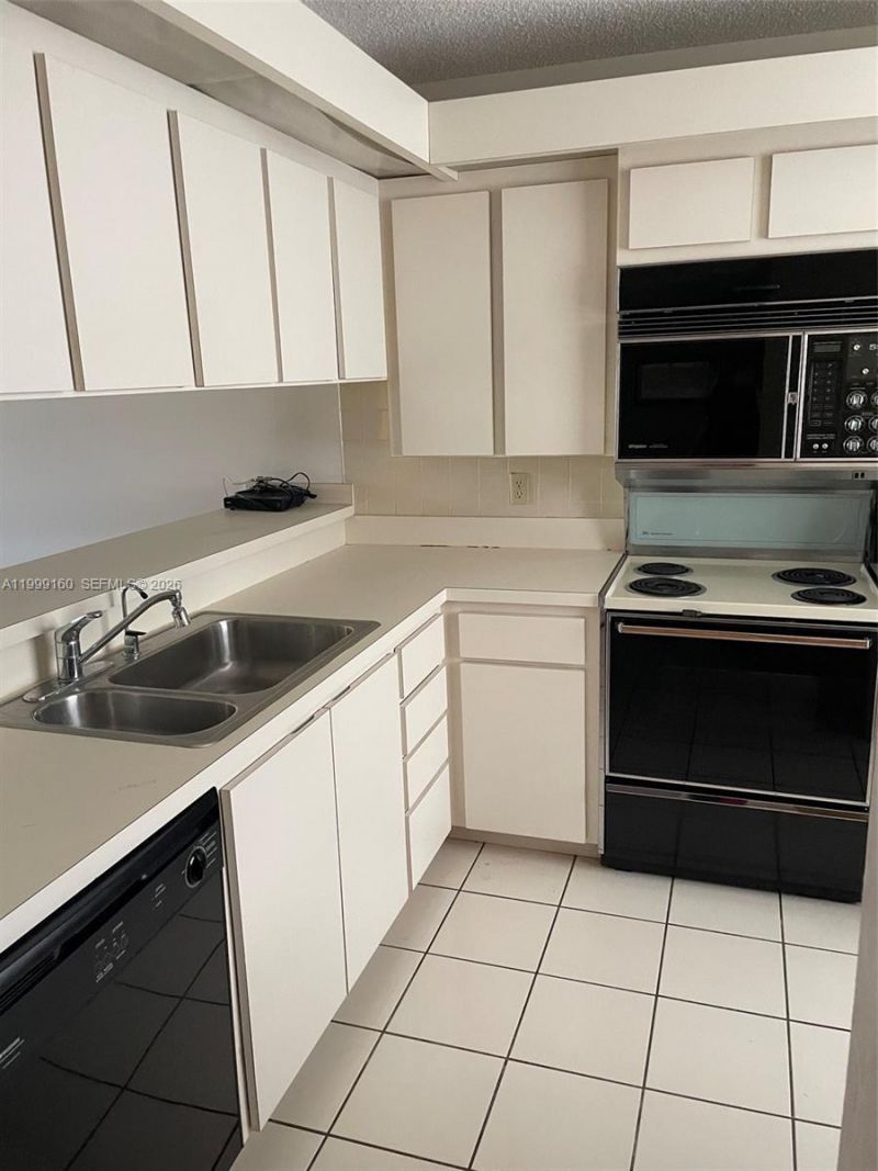 1703 Whitehall Dr, Unit 205, Davie, FL 33324 Photo