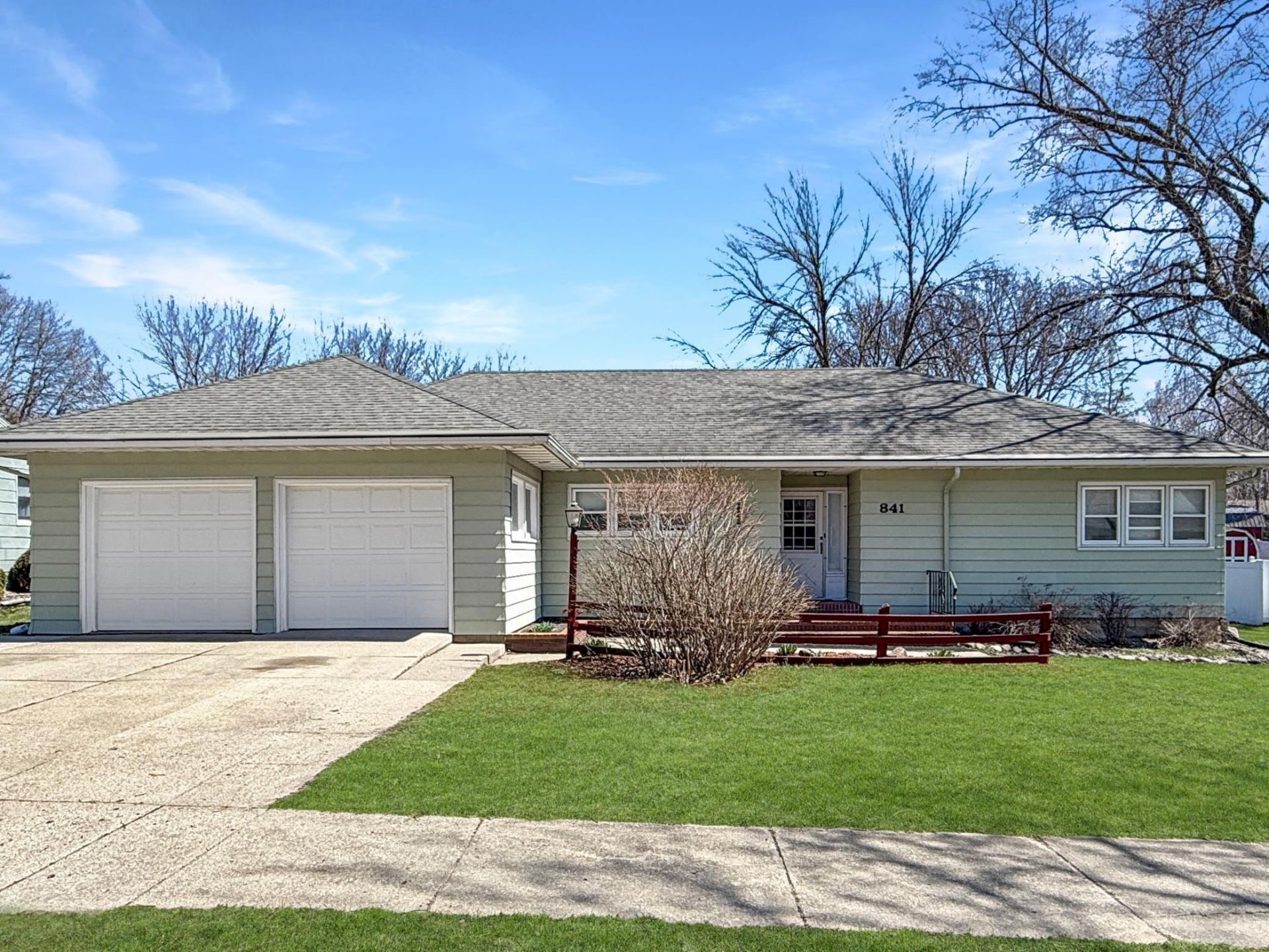 841 Redwood Drive, Fairmont, MN 56031