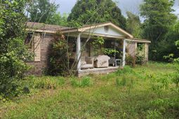 388 Embassy Drive photo 4