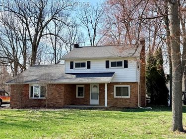 293 Hickory Place Drive, Deerfield Twp, MI 48421