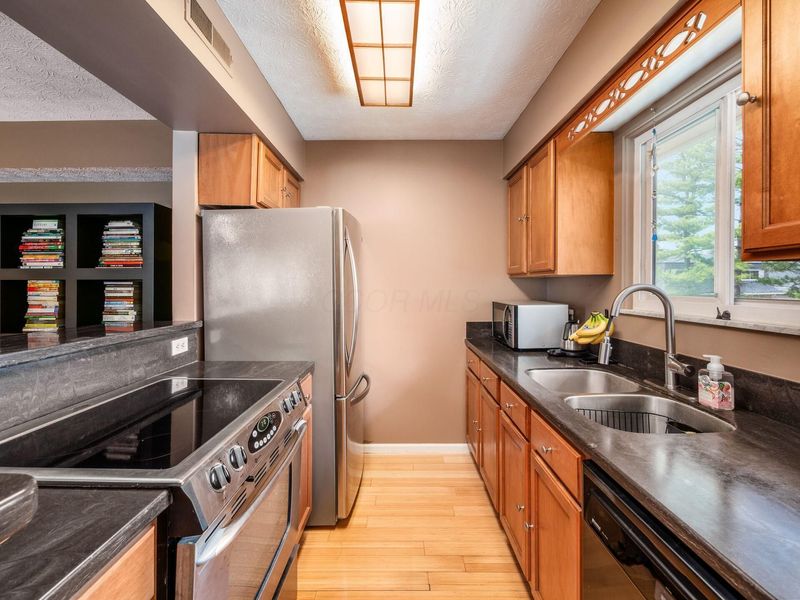 840 River Oaks Drive, Delaware, OH 43015 Photo 10