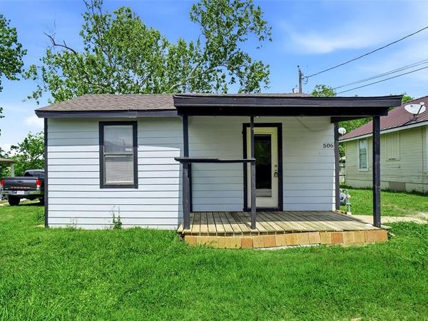 506 Bluebonnet Street , Aubrey, TX 76227