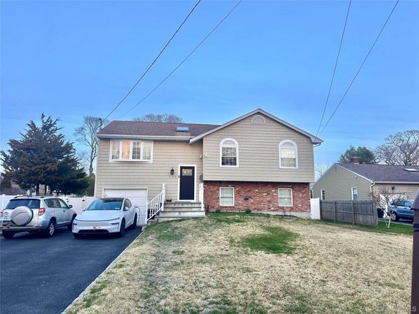 249 Bayport Avenue , Bayport, NY 11705