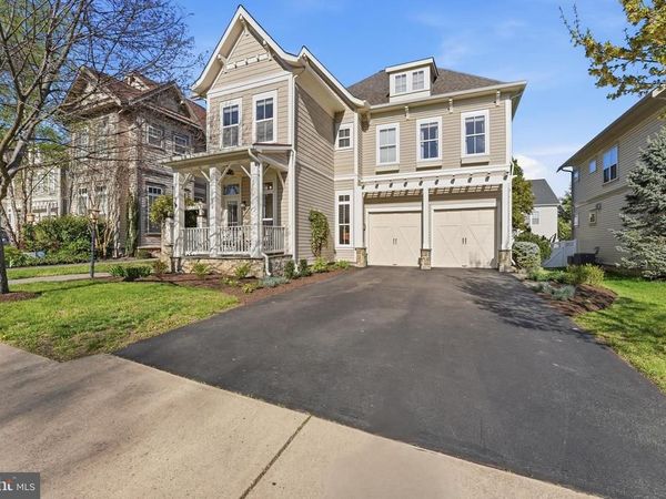 22826 COURTLAND PARK DRIVE, BRAMBLETON, VA 20148