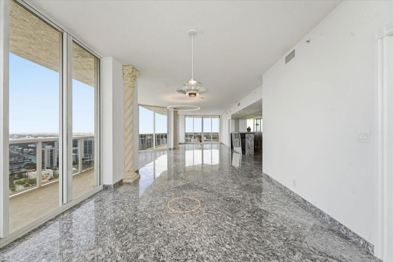 3100 N Ocean Boulevard, Unit 2208, Fort Lauderdale, FL 33308 Photo
