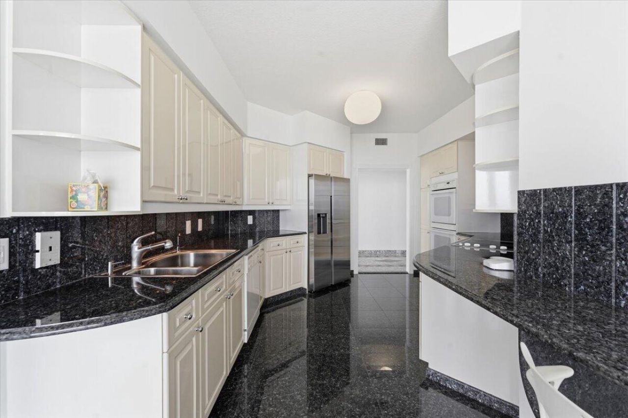 3100 N Ocean Boulevard, Unit 2208, Fort Lauderdale, FL 33308 Photo