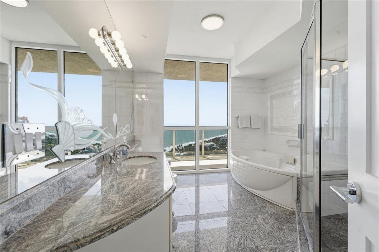 3100 N Ocean Boulevard, Unit 2208, Fort Lauderdale, FL 33308 Photo