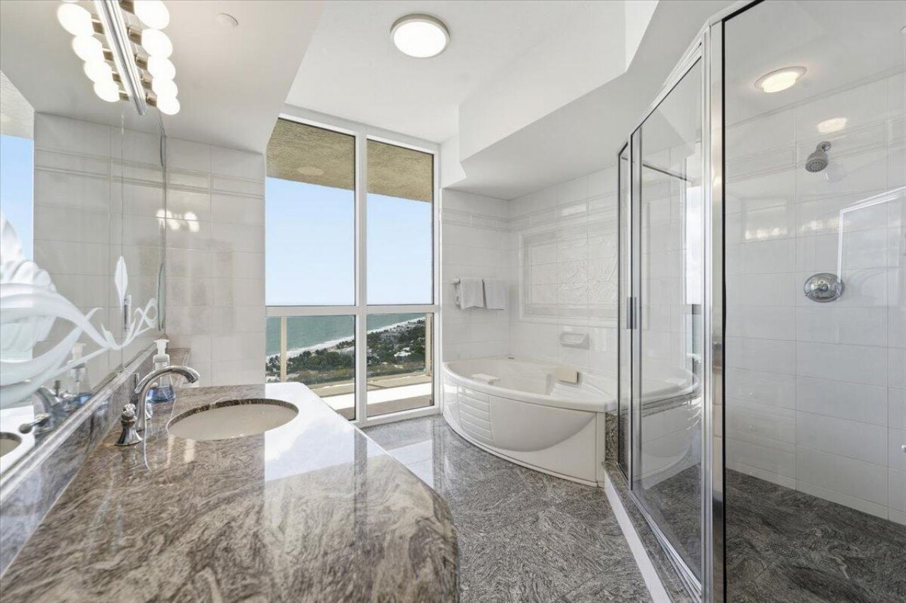 3100 N Ocean Boulevard, Unit 2208, Fort Lauderdale, FL 33308 Photo