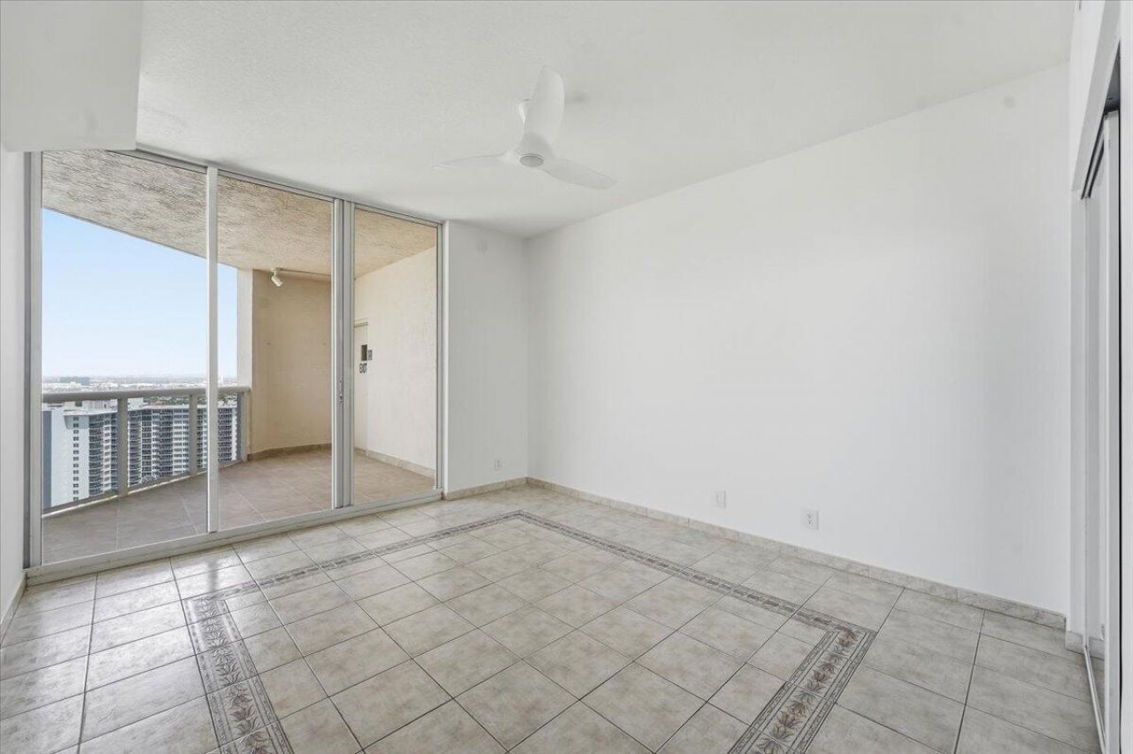 3100 N Ocean Boulevard, Unit 2208, Fort Lauderdale, FL 33308 Photo