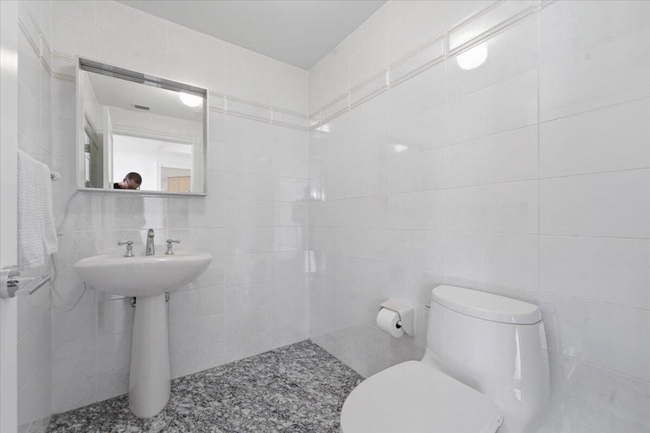 3100 N Ocean Boulevard, Unit 2208, Fort Lauderdale, FL 33308 Photo