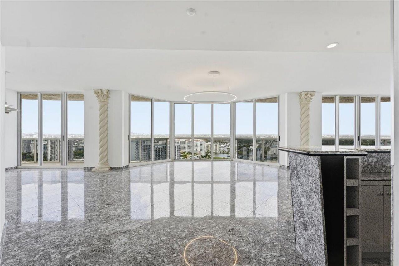 3100 N Ocean Boulevard, Unit 2208, Fort Lauderdale, FL 33308 Photo