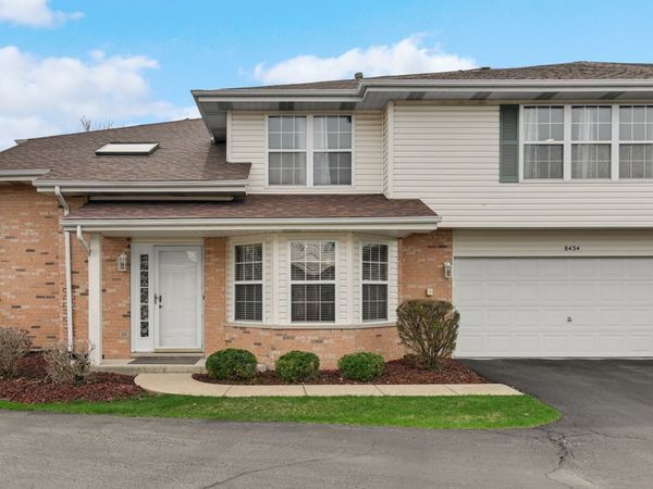 8434 Kirby Drive, Tinley Park, IL 60487