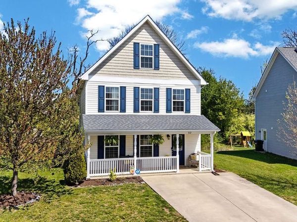 312 EVERSHIRE ST, WAYNESBORO, VA 22980