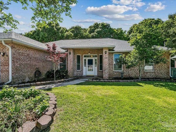7137 Woodside Rd, Pensacola, FL 32526