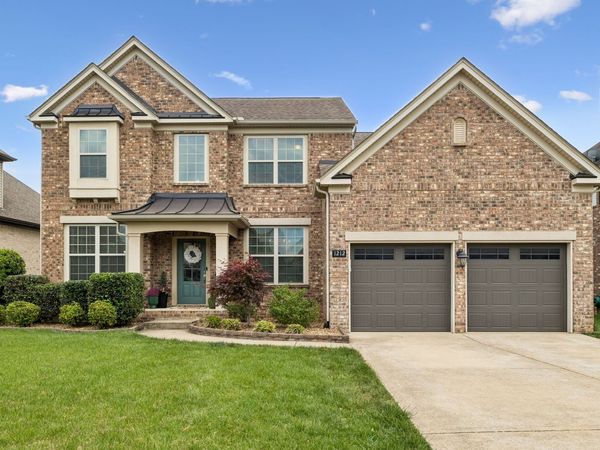 1212 Stockwell Dr, Murfreesboro, TN 37128