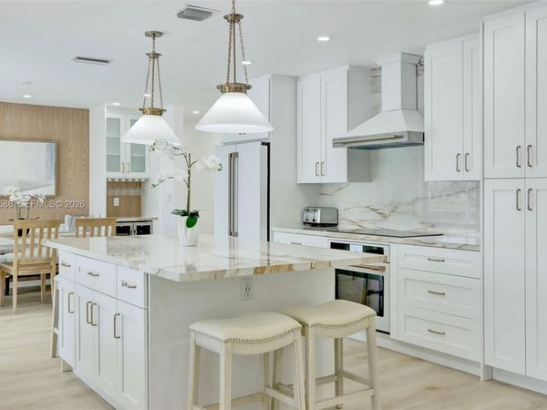 1050 SE 5th Ct , Pompano Beach, FL 33060