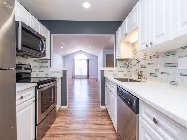 5362 Brookemonte Circle, Rochester, MI 48306