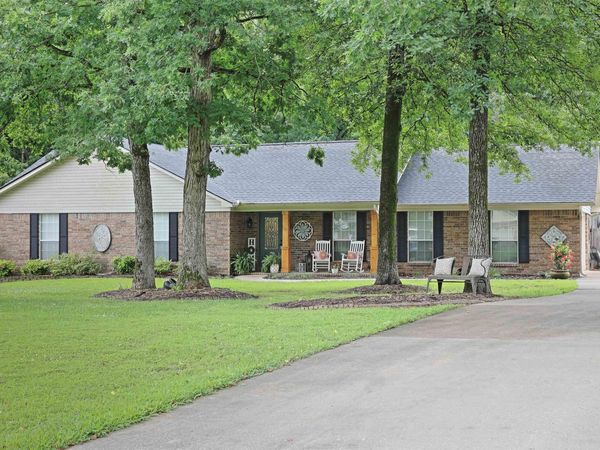 329 Regal Oaks, White Hall, AR 71602