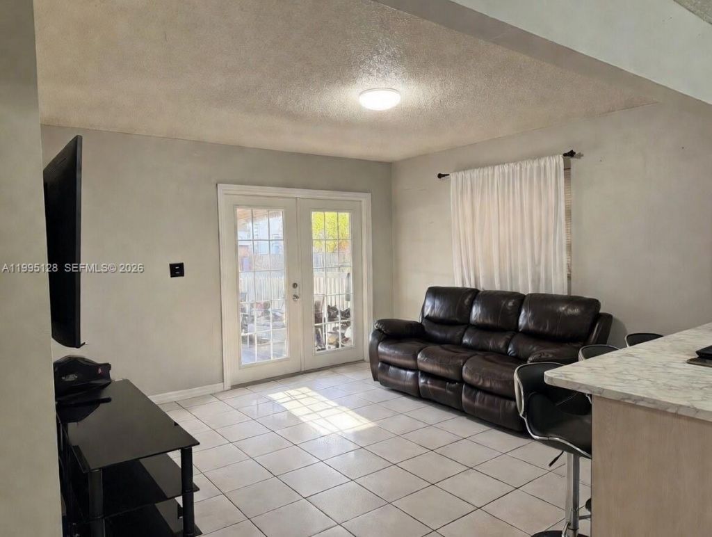 7440 SW 22nd St, Unit 1, Miami, FL 33155 Photo