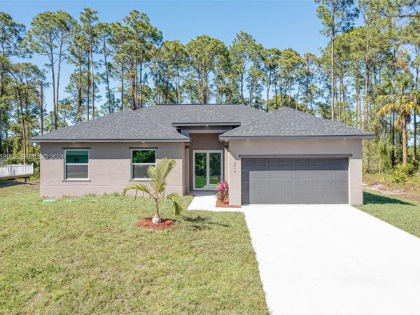3417 71st St W , Lehigh Acres, FL 33971