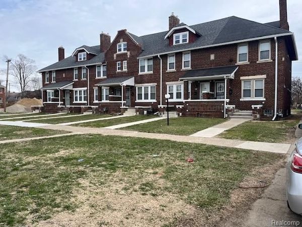 2915 GLENDALE Street, Detroit, MI 48238