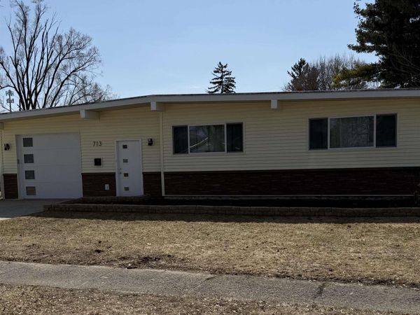 713 Lincoln W, East Tawas, MI 48730