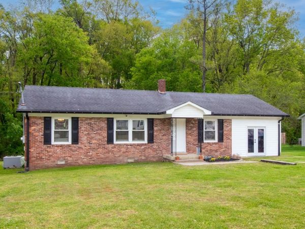 2073 Phillips St, Lewisburg, TN 37091