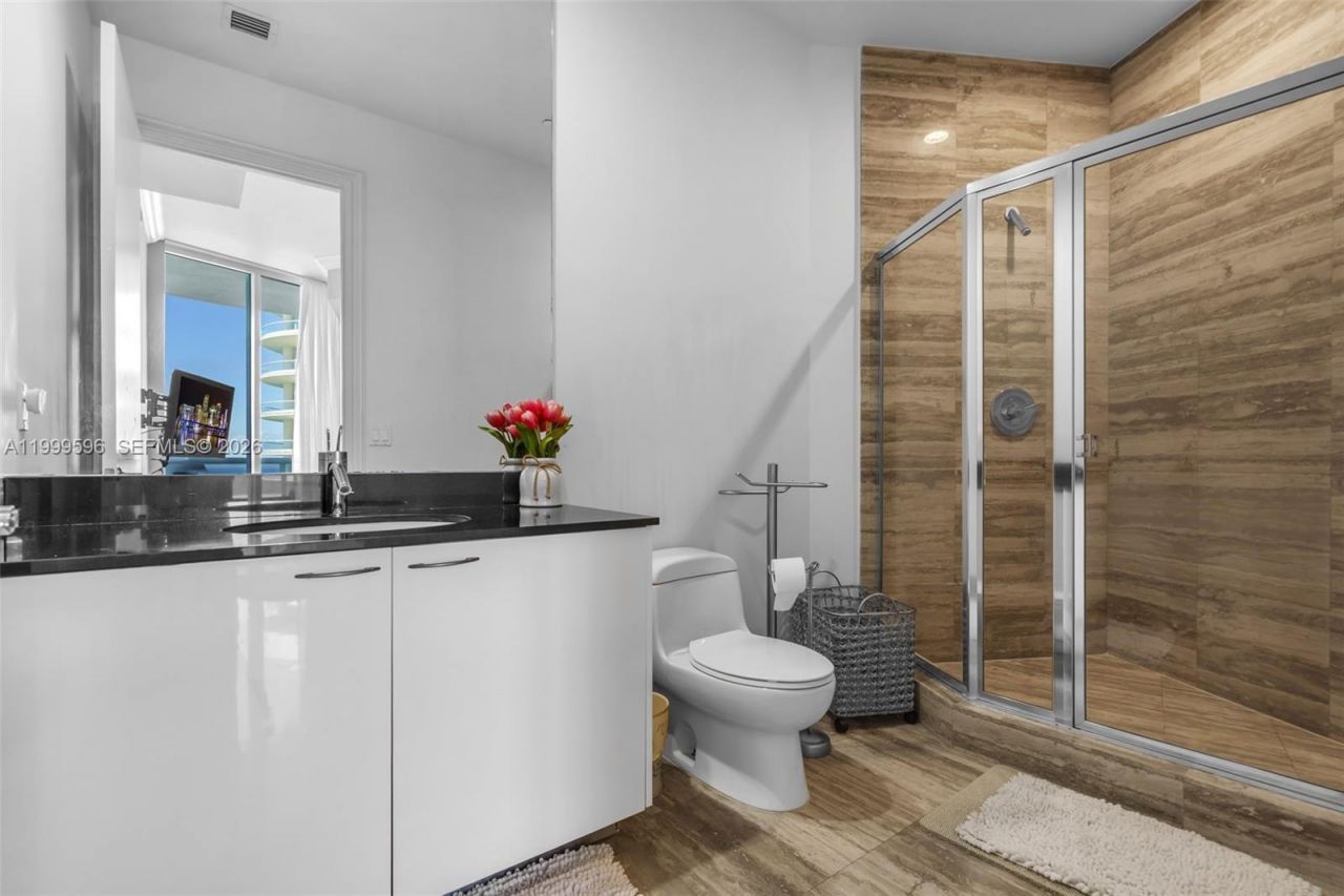 16001 Collins Ave, Unit 3203, Sunny Isles Beach, FL 33160 Photo