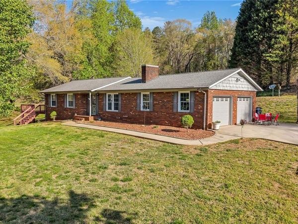 5215 Statesville Road , North Wilkesboro, NC 28659