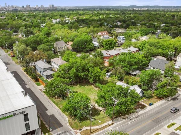 945 E 51st ST, Austin, TX 78751