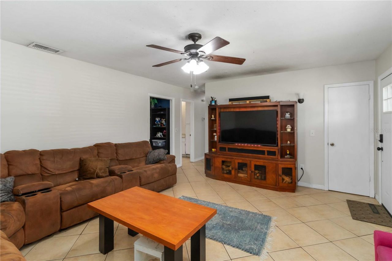 2935 Forest Circle, Seffner, FL 33584 Photo