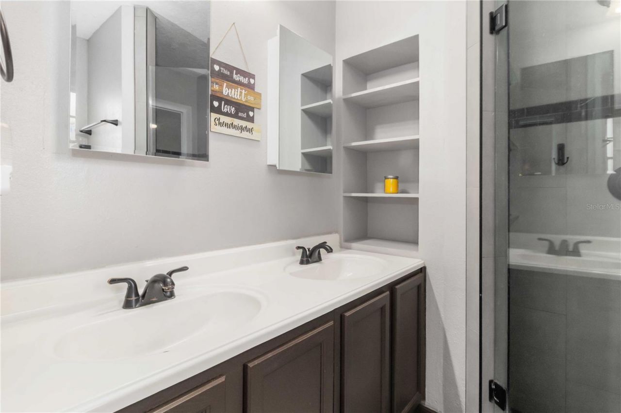 2935 Forest Circle, Seffner, FL 33584 Photo