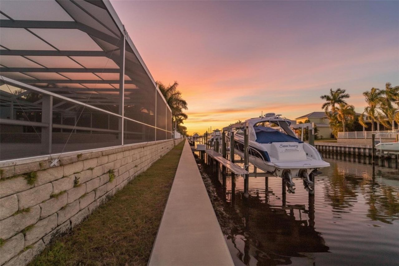 613 Balibay Road, Apollo Beach, FL 33572 Photo