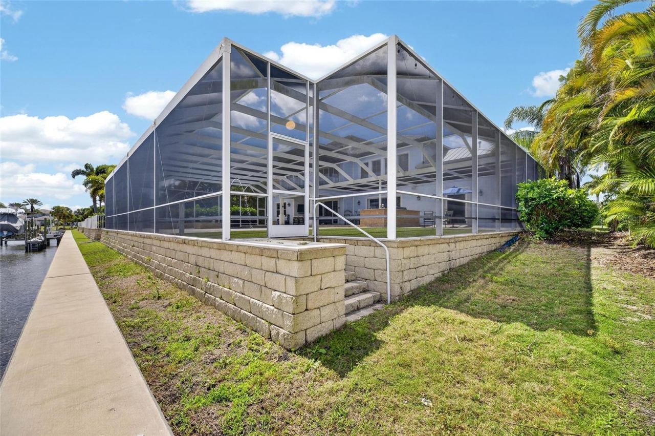 613 Balibay Road, Apollo Beach, FL 33572 Photo