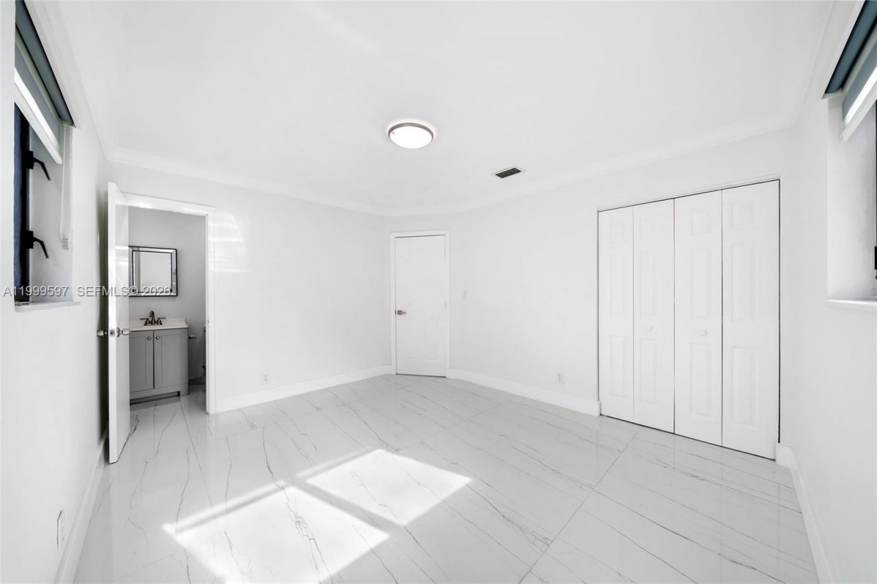 2401 SW 45th Ave, Fort Lauderdale, FL 33317 Photo