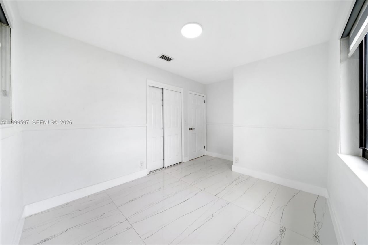 2401 SW 45th Ave, Fort Lauderdale, FL 33317 Photo