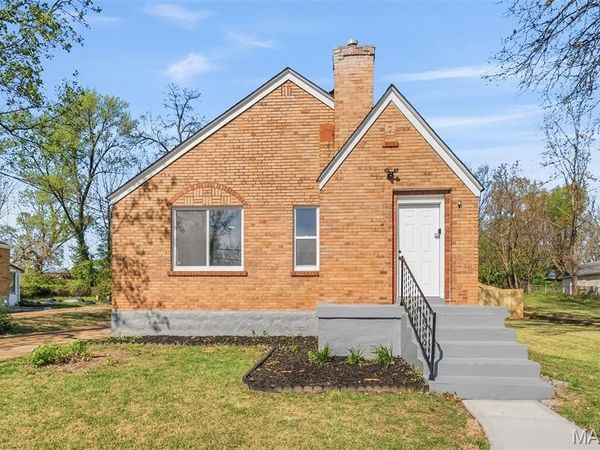 129 N Dade Avenue, Ferguson, MO 63135