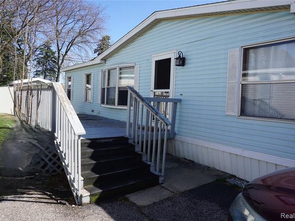 2029 Shirewood Drive, Shelby Twp, MI 48317