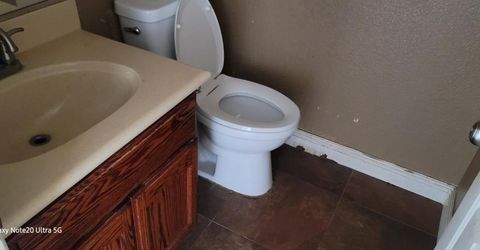 5935 Bamford Dr, Sacramento, CA 95823 Photo