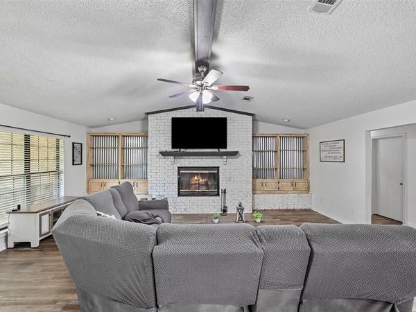 231 Cedarwood Drive, Enchanted Oaks, TX 75156