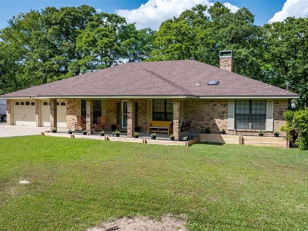 231 Cedarwood Drive, Enchanted Oaks, TX 75156