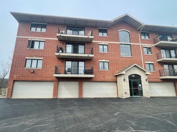 6870 W Winding Trail , Unit 302, Oak Forest, IL 60452