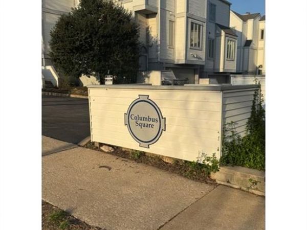 10 Columbus Square Drive Drive , St Louis, MO 63101