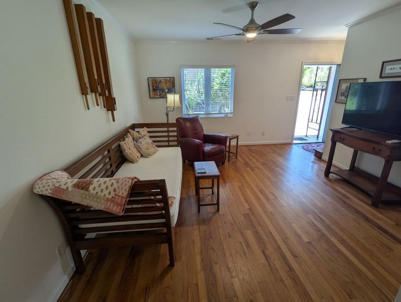 21 Hester Street Photo 17