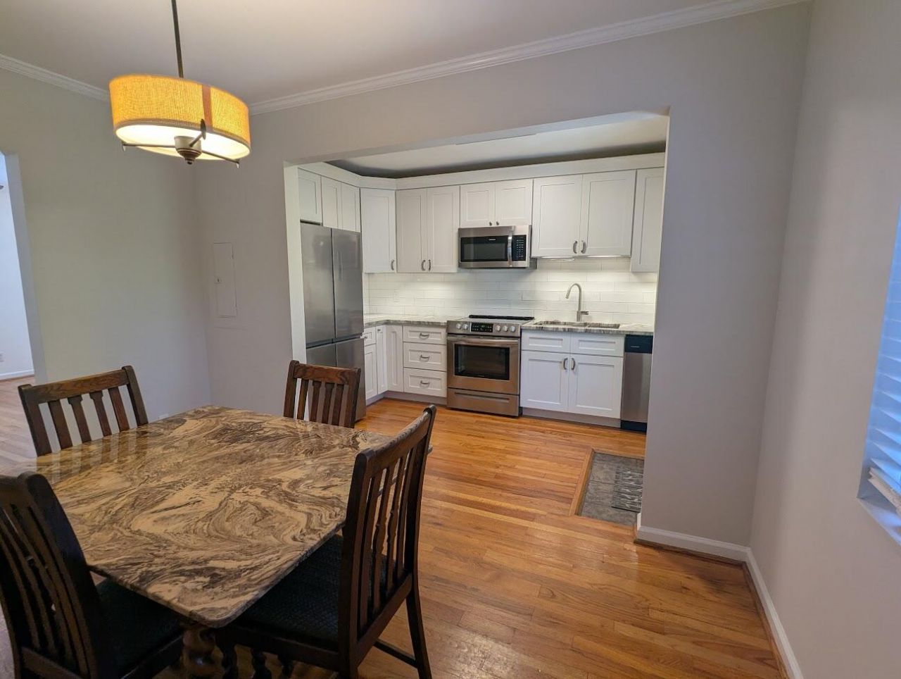 21 Hester Street Photo 6