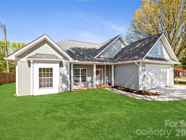 521 Cedar Street , Troutman, NC 28166