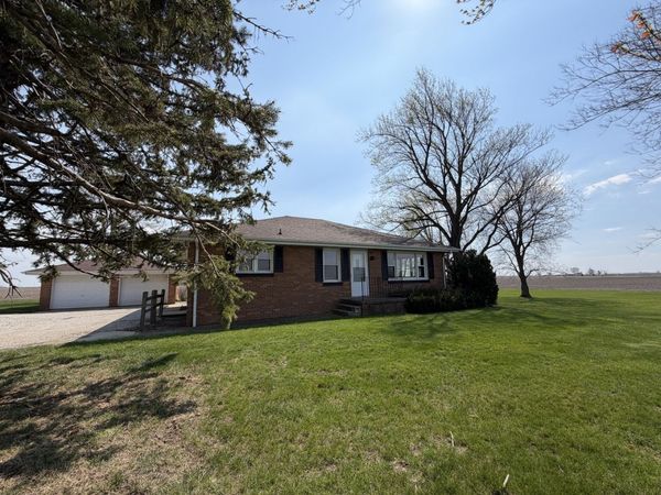 15266 Leroy Road , Farmer City, IL 61842