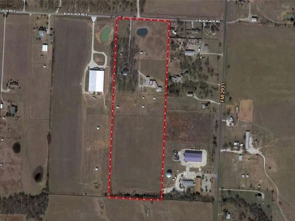 2370 E Blackjack Road E, Pilot Point, TX 76258